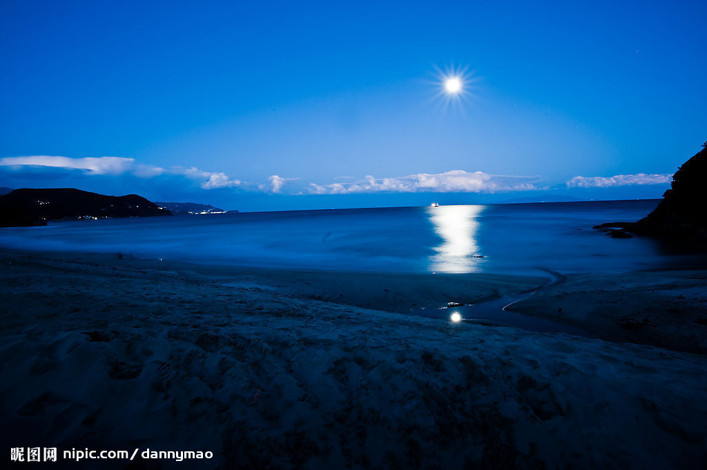 喝蜂蜜水可以给身体带来不少的好处 止咳又安眠‘太阳成集团tyc7111cc’