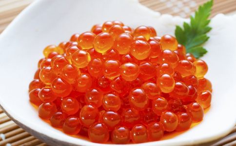 太阳成集团tyc7111cc_如何用鸡蛋去除身体里面的湿气 颗粒越多说明你身体内的湿气越重